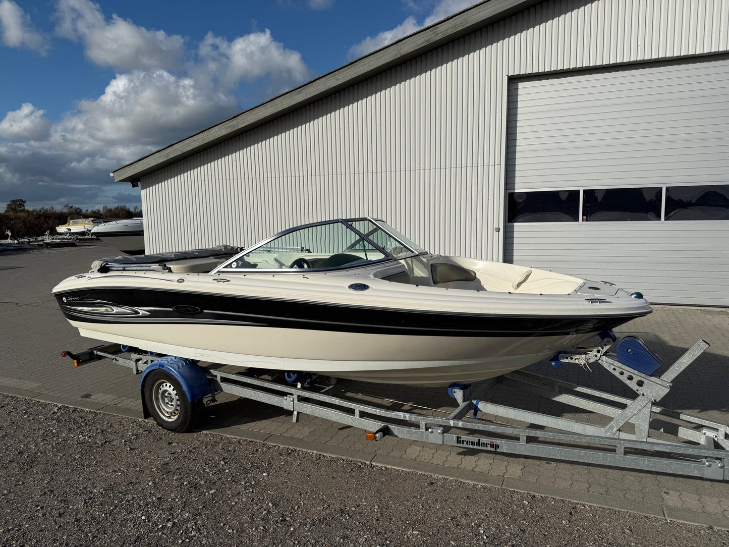 Sea Ray 185